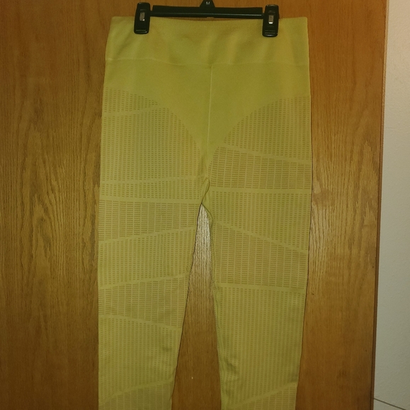 NWOT Fabletics jacquard leggings - Picture 1 of 2